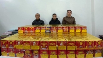 Hà Nội: Tạm giữ 3 đối tượng có hành vi vận chuyển, buôn bán pháo nổ