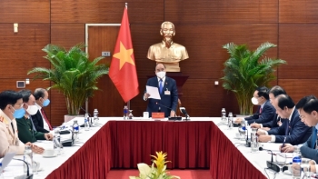 Thủ tướng yêu cầu bình tĩnh, khoanh vùng, cách ly truy vết thần tốc COVID-19