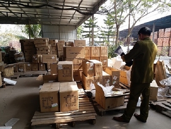 Hải Dương: Tạm giữ lượng lớn sản phẩm sử dụng năng lượng mặt trời nghi nhập lậu