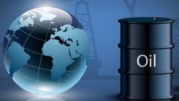 Cập nhật giá xăng dầu hôm nay 2/1/2022: Lao dốc không phanh