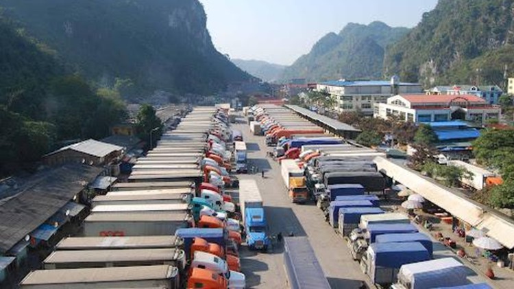 Sớm khắc phục tình trạng ùn tắc hàng hóa tại các cửa khẩu biên giới phía bắc