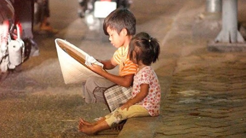 Tổ chức, ép buộc trẻ em đi xin ăn bị phạt tới 15 triệu đồng