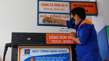 Giá xăng dầu đồng loạt tăng mạnh
