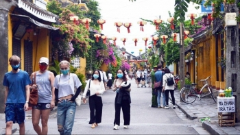 Xây dựng lộ trình mở cửa an toàn, khoa học, hiệu quả đón khách du lịch quốc tế