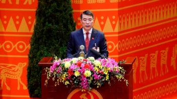 Thông qua Nghị quyết Đại hội đại biểu toàn quốc lần thứ XIII