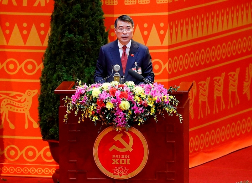 Đồng chí Lê Minh Hưng, Bí thư Trung ương Đảng khóa XIII, Chánh Văn phòng Trung ương Đảng, Trưởng Đoàn Thư ký trình bày toàn văn dự thảo Nghị quyết Đại hội.