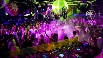 Hà Nội: Karaoke, vũ trường, quán bar tạm dừng hoạt động từ 0h ngày 1/2