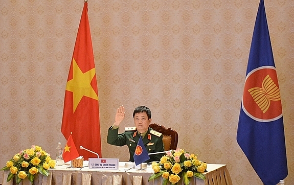 Trung tướng Vũ Chiến Thắng tham dự hội nghị. Ảnh: QĐND Trung tướng Vũ Chiến Thắng tham dự hội nghị. Ảnh: QĐND