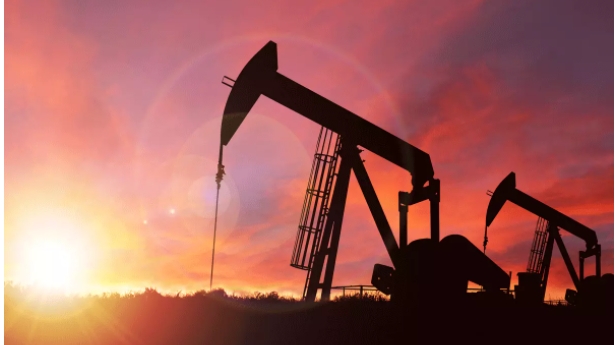 Giá xăng dầu hôm nay 6/2: Bứt tốc, tiến sát mốc 60 USD/thùng