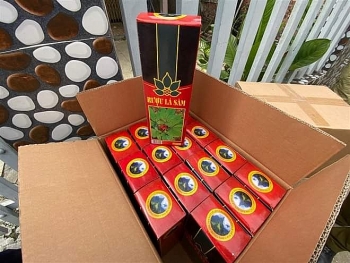 Kon Tum: Tạm giữ 112 chai rượu có dấu hiệu vi phạm bản quyền thương hiệu sâm Ngọc Linh