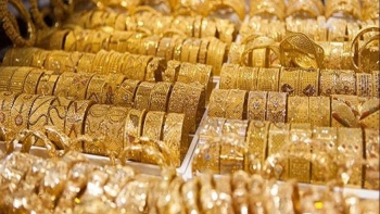 Giá vàng hôm nay 10/2: Biến động trái chiều
