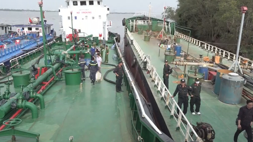 Đồng Nai: Triệt phá đường dây pha chế, cung cấp 1.000.000 lít xăng giả/ngày