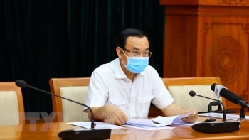 Vui Tết ở nhà, từng gia đình, tạo không khí vui tươi, đầm ấm, an lành