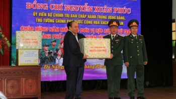 Thủ tướng Nguyễn Xuân Phúc chúc Tết các đơn vị lực lượng vũ trang TP. Đà Nẵng