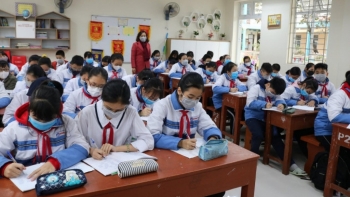 Học sinh Hà Nội đi học trở lại từ 2/3