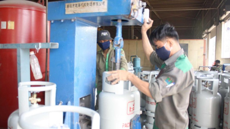 Giá gas tăng 16.000 đồng/bình từ mùng 1 Tết