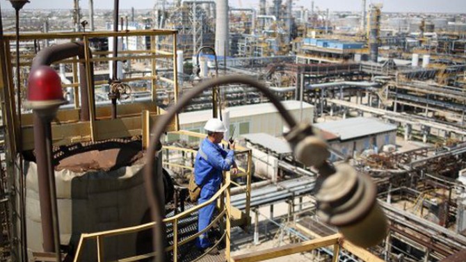 OPEC+ nhất trí tăng sản lượng dầu trong tháng 3/2022