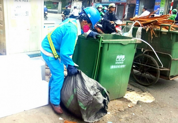 Hà Nội tăng cường triển khai phân loại rác thải sinh hoạt theo lộ trình