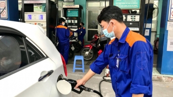 Nhập khẩu thêm 2,4 triệu m3 xăng dầu