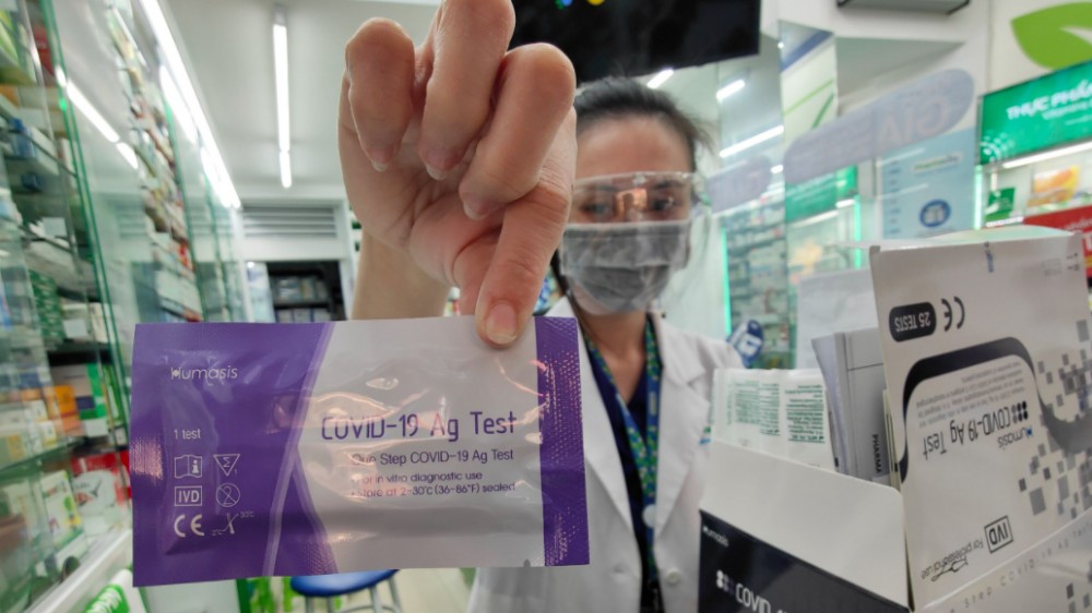 Hà Nội: Siết kiểm tra, xử lý loạn giá kit test, thuốc điều trị Covid-19