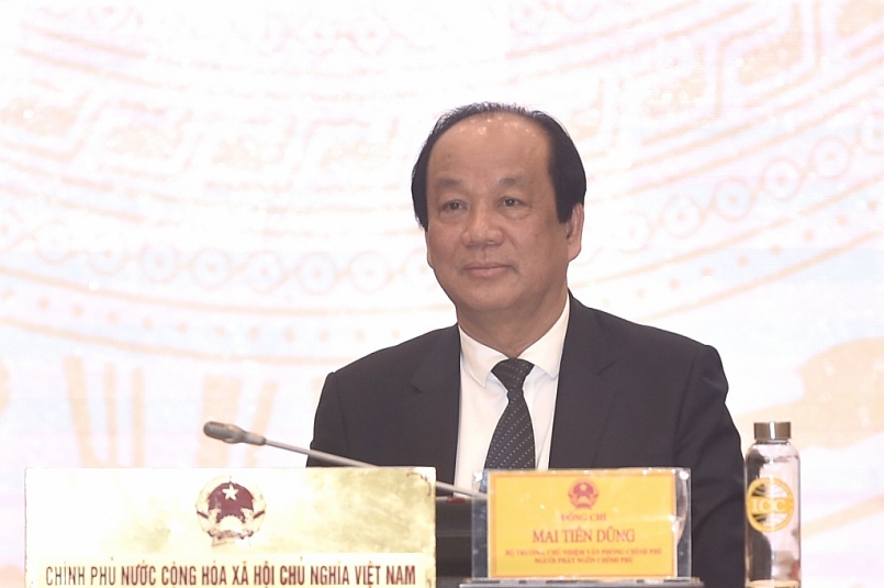 Bộ trưởng, Chủ nhiệm VPCP Mai Tiến Dũng trả lời câu hỏi của phóng viên. Ảnh: VGP/Nhật Bắc