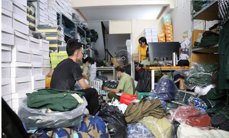 TP. HCM: Phát hiện quân phục bộ đội rao bán trái phép trên mạng