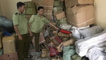 Phú Yên: Tạm giữ hàng nghìn linh kiện phụ tùng xe mô tô không nhãn hiệu, nguồn gốc xuất xứ