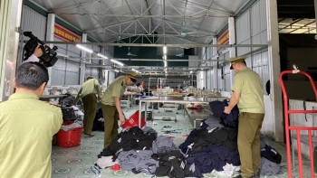 Hà Giang: Tạm giữ hàng nghìn sản phẩm tại Công ty may mặc Cường Thuận có dấu hiệu giả mạo nhãn hiệu