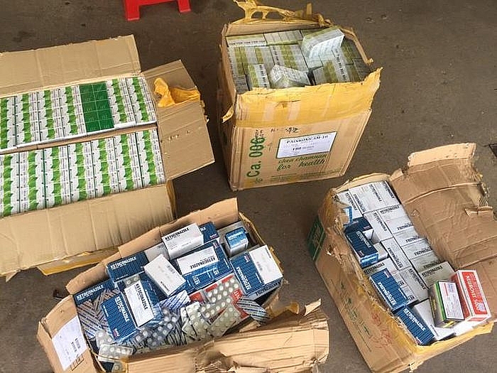 An Giang: Bắt giữ hàng trăm hộp và hàng nghìn vỉ thuốc tây không rõ nguồn gốc