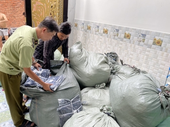 TP HCM: Phát hiện điểm chứa và kinh doanh gần 5.000 áo thun giả mạo nhãn hiệu