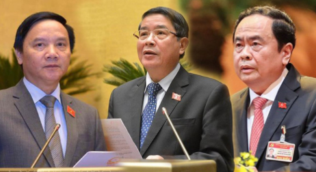 Ông Trần Thanh Mẫn (bìa trái), Nguyễn Khắc Định (bìa phải) và Nguyễn Đức Hải (giữa ).