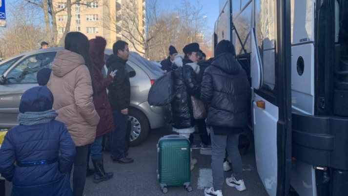 Chính phủ phê duyệt chủ trương tổ chức chuyến bay đón người Việt từ Ukraine