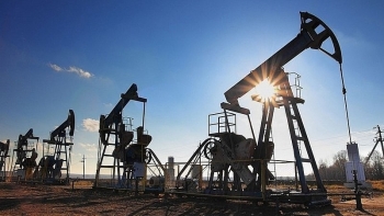 Cập nhật giá xăng dầu hôm nay 7/3/2022: Dầu Brent lên mức 128 USD/thùng