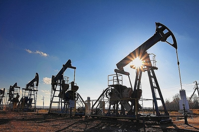 Cập nhật giá xăng dầu hôm nay 7/3/2022: Dầu Brent lên mức 128 USD/thùng