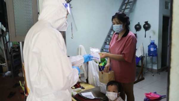 Ra mắt 3 bộ sổ tay chăm sóc sức khỏe cho F0 điều trị tại nhà