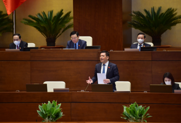 Bộ trưởng Bộ Công thương Nguyễn Hồng Diên trả lời chất vấn 