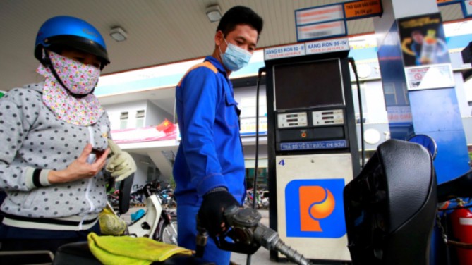 Giá xăng dầu đồng loạt giảm