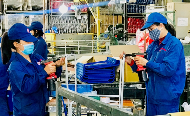 Sản xuất công nghiệp tiếp tục khởi sắc