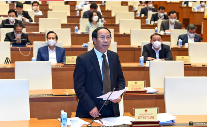 Phó Thủ tướng Lê Văn Thành làm rõ thêm về vấn đề xăng dầu tại phiên chất vấn của Ủy ban Thường vụ Quốc hội