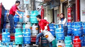 Giá gas giảm 20.000 đồng/1 bình 12 kg