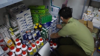 TP.HCM: Phát hiện kho hàng tân dược, thực phẩm chức năng không rõ nguồn gốc