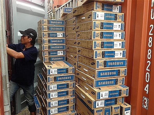 Một lô hàng máy tính nhập lậu do Cục Hải quan TPHCM bắt giữ. Ảnh: T.H Một lô hàng máy tính nhập lậu do Cục Hải quan TPHCM bắt giữ. Ảnh: T.H