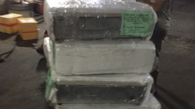 An Giang: Thu giữ nhiều bếp gas và dao Thái nghi hàng lậu