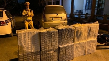 Cục CSGT thu giữ số lượng lớn thuốc lá nghi nhập lậu tại Tiền Giang