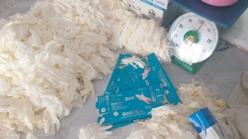 TP. HCM: Liên tiếp phát hiện, thu giữ nhiều lô găng tay không nguồn gốc