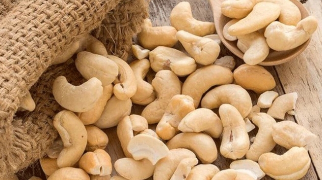 Giá điều thô giảm do mưa lớn kéo dài