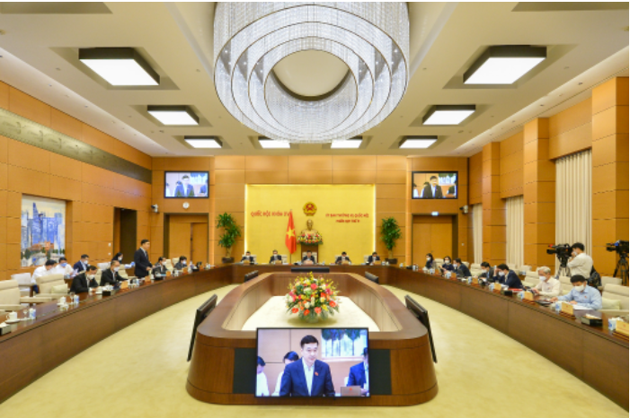 Ủy ban Thường vụ Quốc hội cho ý kiến về báo cáo giải trình, tiếp thu, chỉnh lý dự án Luật Kinh doanh bảo hiểm (sửa đổi)