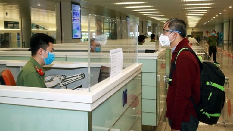 Gỡ vướng thủ tục xuất nhập cảnh