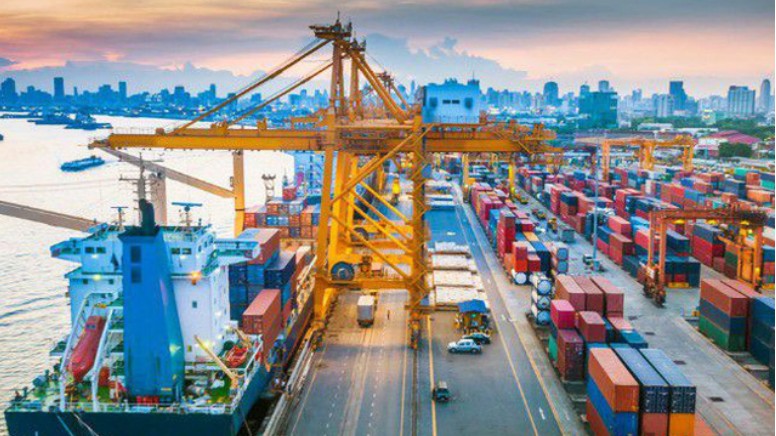 Việt Nam xuất siêu 2,53 tỷ USD trong 4 tháng