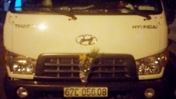 An Giang: Bắt quả tang xe tải vận chuyển thuốc lá và bếp gas nhập lậu